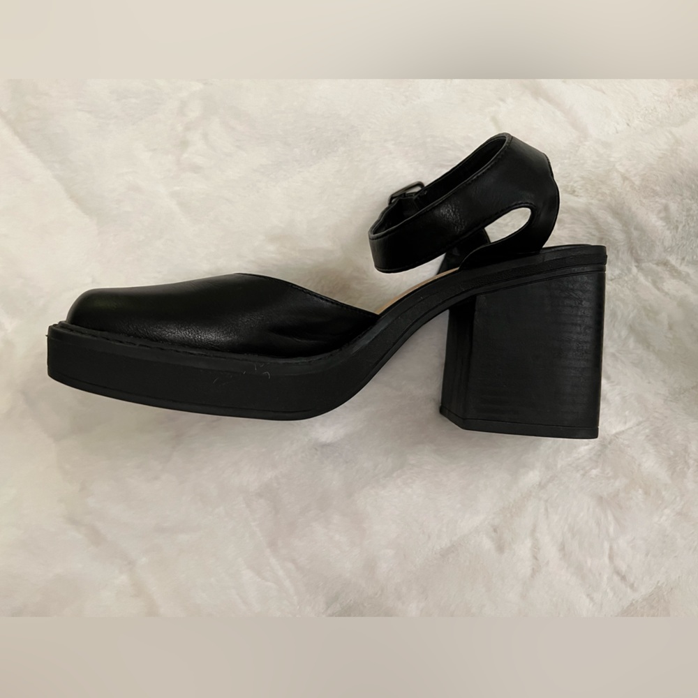 Mary Jane chunky heels